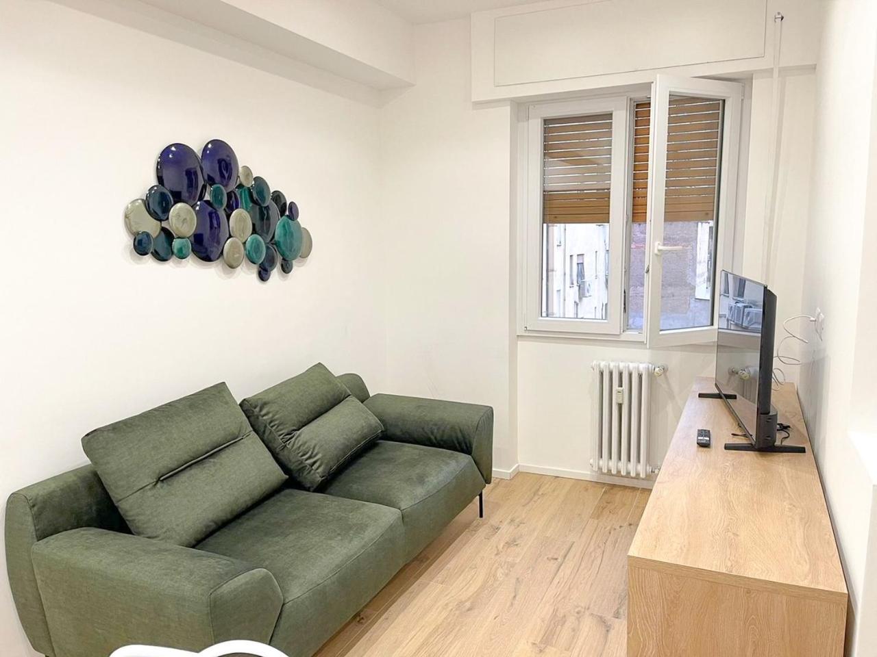 Pm 34 Viale Imperatore Guest House - 50 Mt From Metro San Paolo Exterior photo