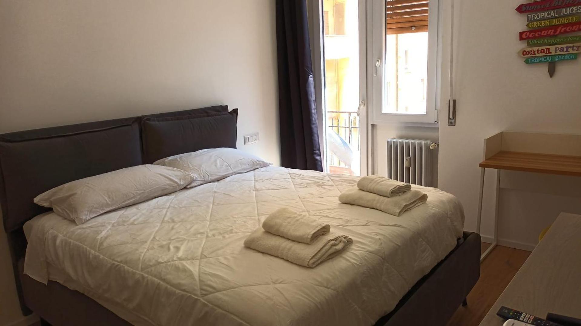 Pm 34 Viale Imperatore Guest House - 50 Mt From Metro San Paolo Exterior photo