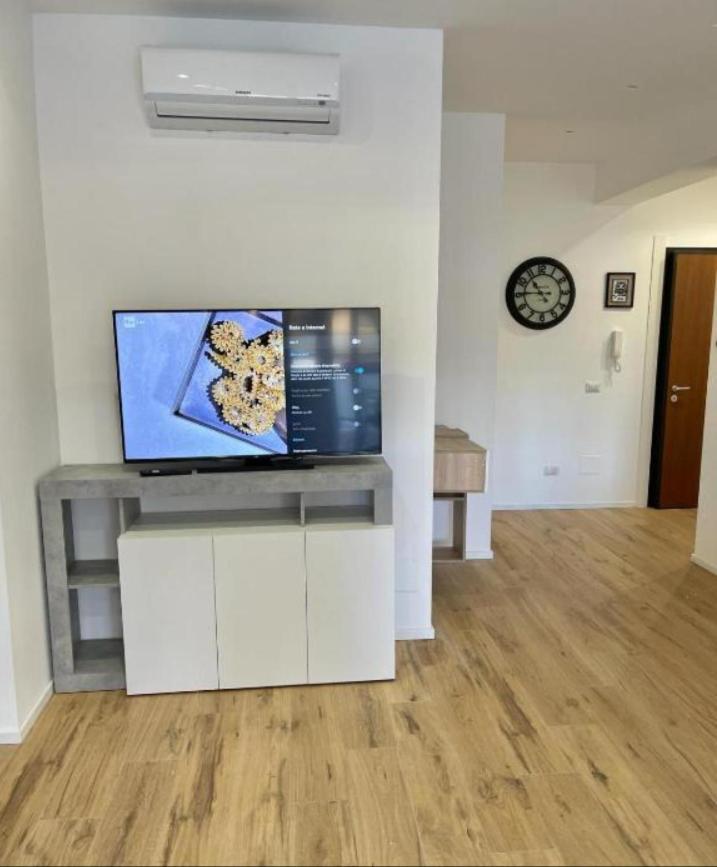 Pm 34 Viale Imperatore Guest House - 50 Mt From Metro San Paolo Exterior photo
