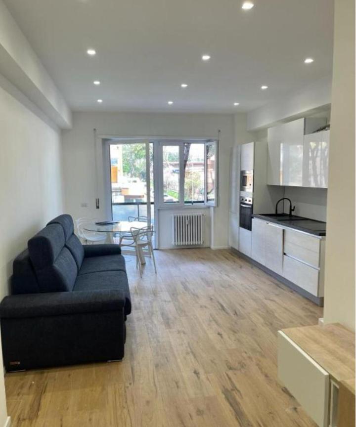 Pm 34 Viale Imperatore Guest House - 50 Mt From Metro San Paolo Exterior photo