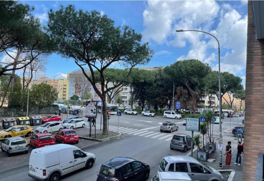 Pm 34 Viale Imperatore Guest House - 50 Mt From Metro San Paolo Exterior photo